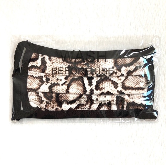 🔴 5 for $10 ONE Zenana Snakeskin Print Cotton Face Mask - Picture 2 of 6